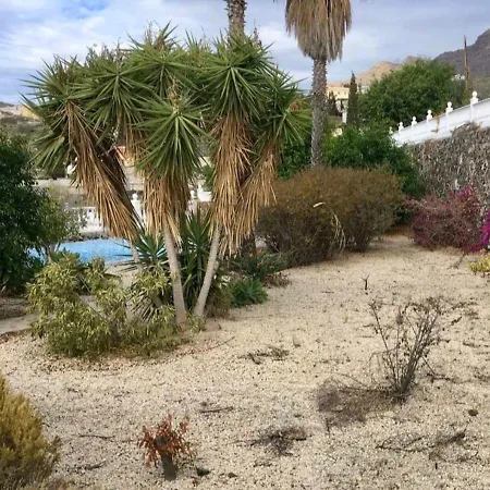 Cosy Studio With Beautiful Panorama And Private Garden شقة *