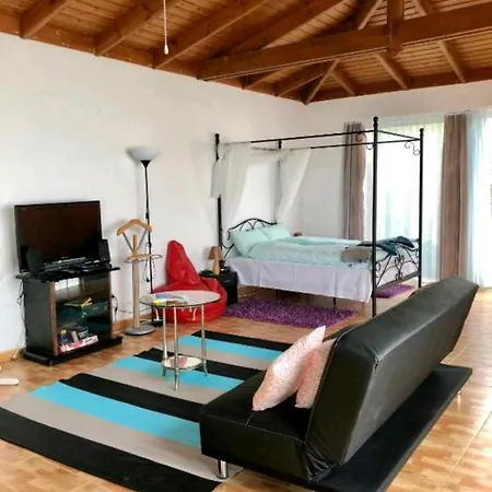 Cosy Studio With Beautiful Panorama And Private Garden Apartment